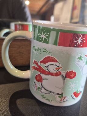 Vintage Avon 2003 Snow Family Collection Skating Snowman Christmas Coffee Mug